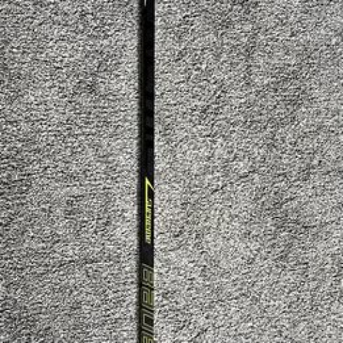 Bauer Supreme 3s composite intermediate hockey stick (right handed)